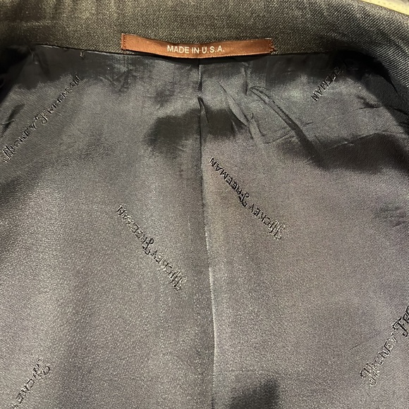 Hickey Freeman Charcoal Grey 100% wool with functional cuffs - Picture 2 of 10